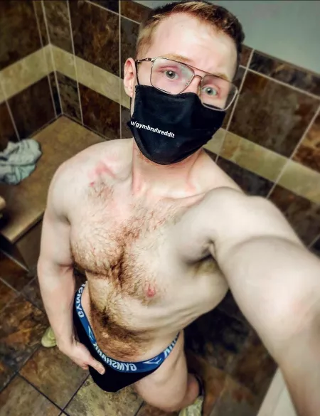 Would you enjoy to see this bulge break free before your eyes ?🎼 by GymBruhReddit