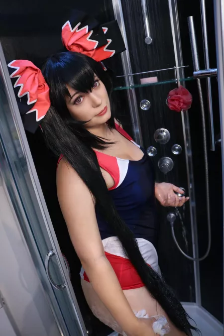 Would you follow Noire into the shower? (By Lysande) by Gunaretta