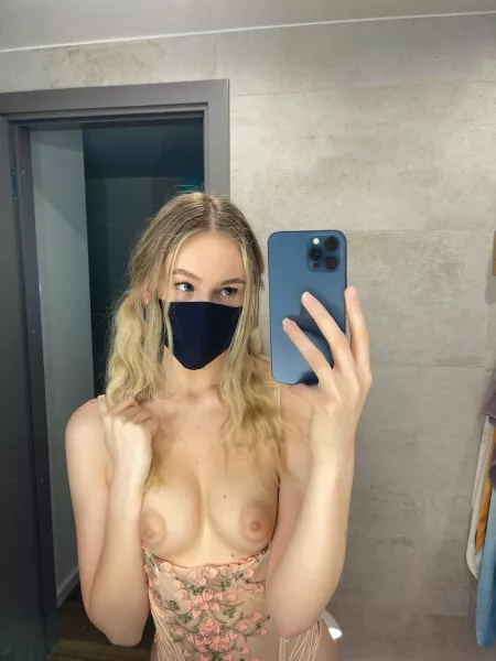 Would you fuck a teen like me? by Bethhy_Rwn