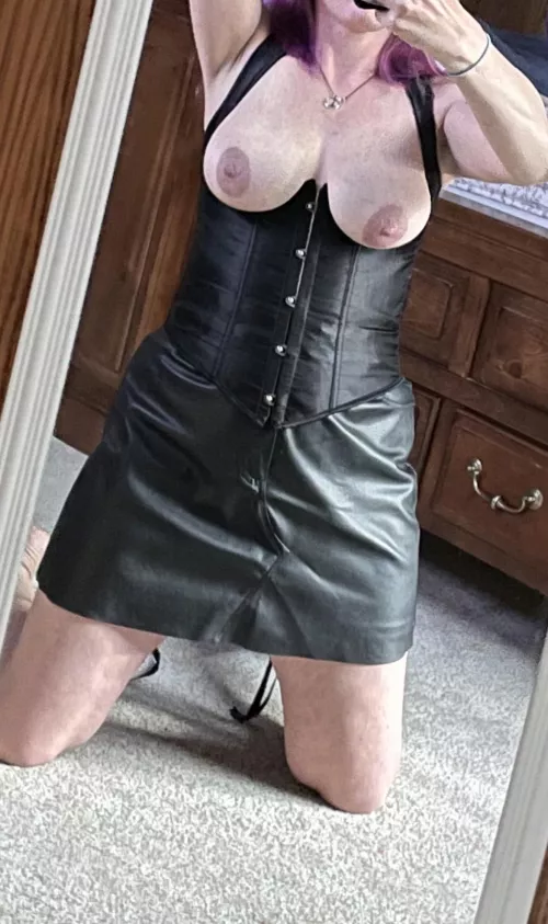 Would you fuck her? by lodginghurdle