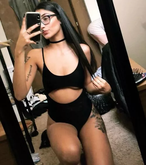 Would you fuck me against the mirror? by cocojenelle