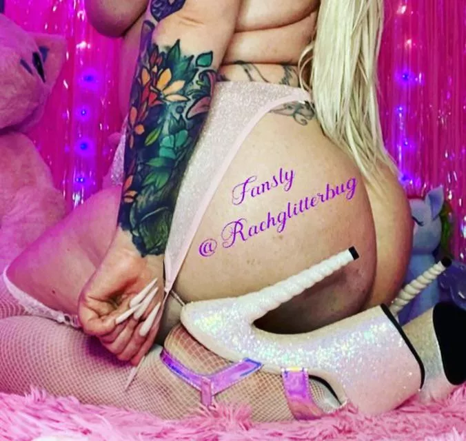 Would you fuck me? Cum and show me on my naughty page, it’s cheap for the holiday’s 😉🥵 posted by Rach-glitterbug