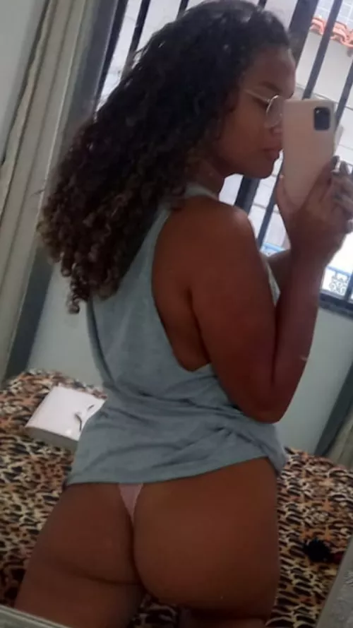 Would you fuck me if you had the chance? 🍑💦 by imlauralove