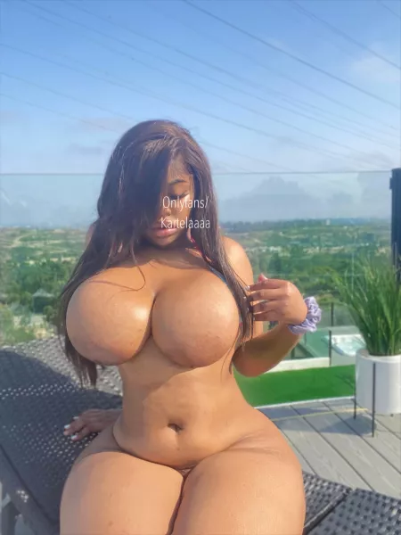 Would you fuck me outside? 🌳 by MasterKiaaluxee