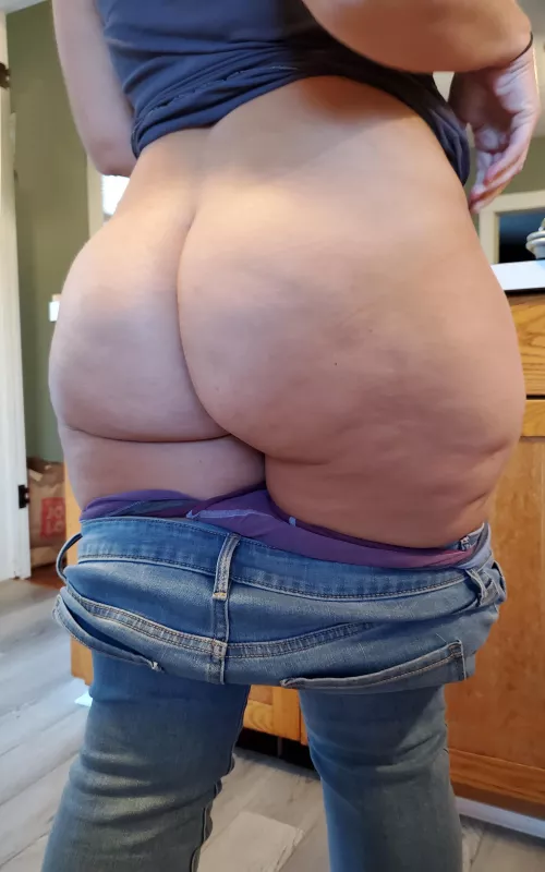 Would you fuck my chubby butt?? by curvy_mommy_