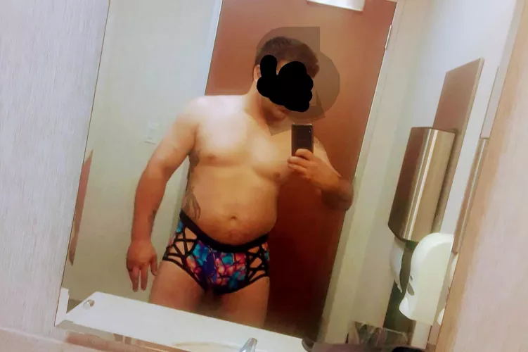 Would you fuck my hubby? I've recently gotten turned on to the idea of him with another woman by Dry_Match3736