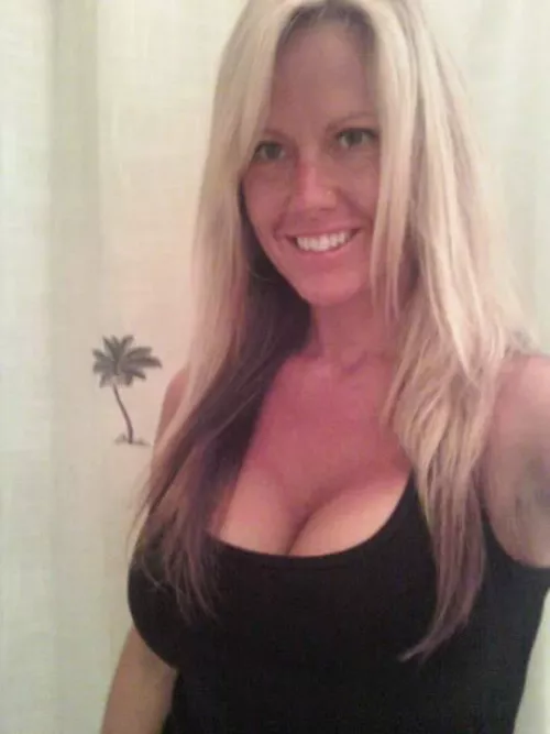 Would you fuck my mom on my bed while i’m sleeping? by annonyme247