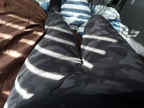 Would you fuck my thighs by xxVoidReaper14xx