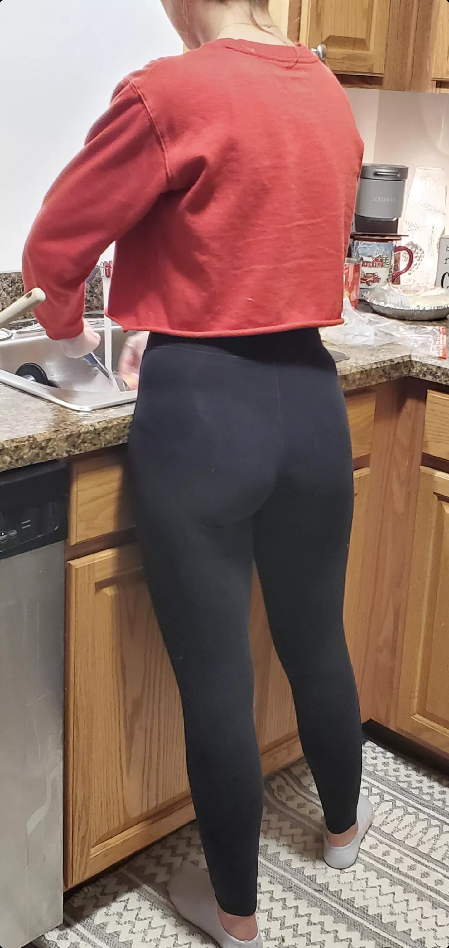 Would you fuck my wife at the Christmas party😍 posted by theemilfnextdoor