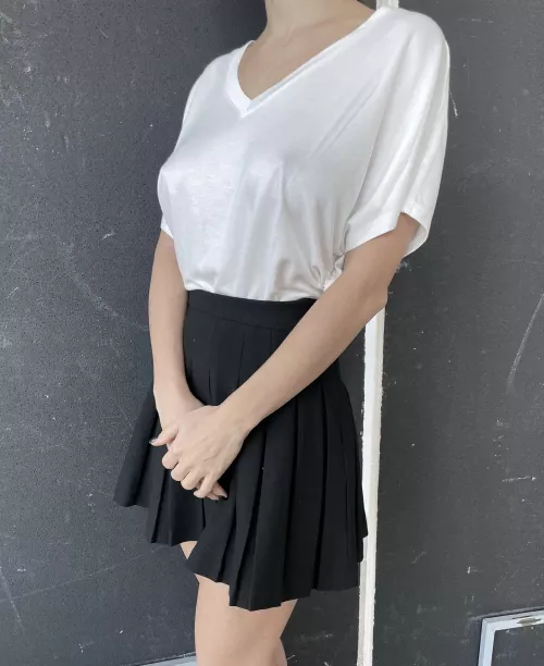 Would you go on a date with me if I was your classmate? by Arianadelbosco