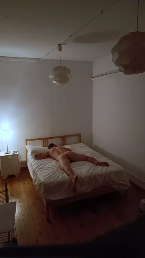 would you guess the best way to wake me up? by laloGASPar