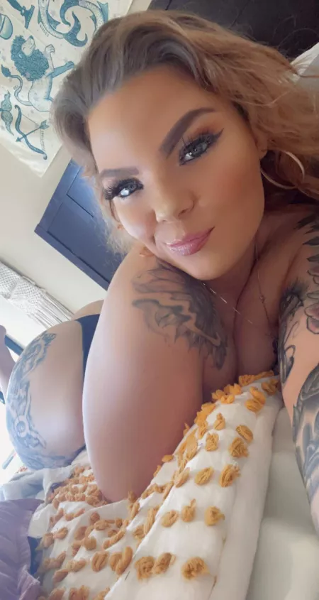 Would you hit it? 👻 jambajuicyy by KaylaKakes___