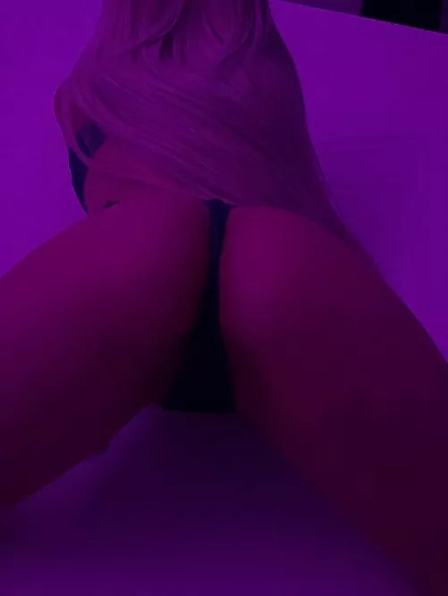 Would you jerk off at my hot body and show me? by Bbyvannessa