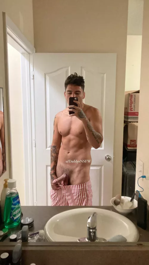 Would you jerk off to my nudes if I sent you some? by DaddysNSFW