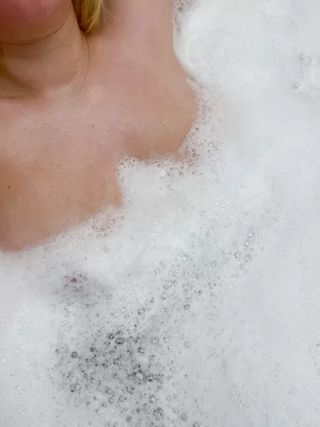 Would you join me in the bathtub? by alicegouveia