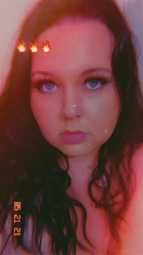 Would you kiss me? by LenaBeanNoodle