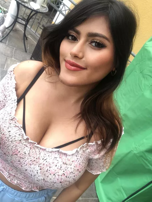 Would you kiss me on our first date? by dwiirafrayy