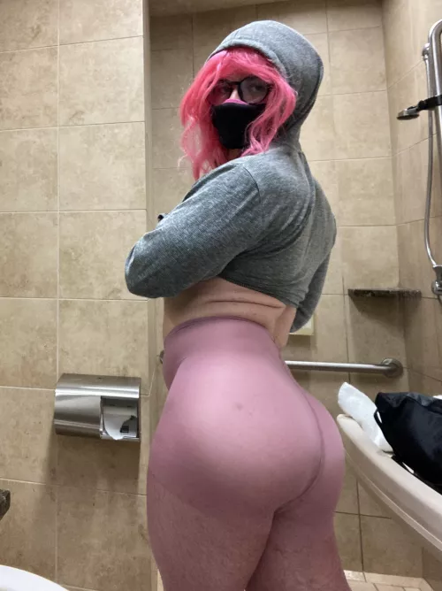 Would you leave your GF for me by Baby_kylie_u