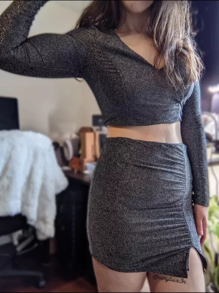 Would you let Me crush you? [Domme] by vinylvix3n