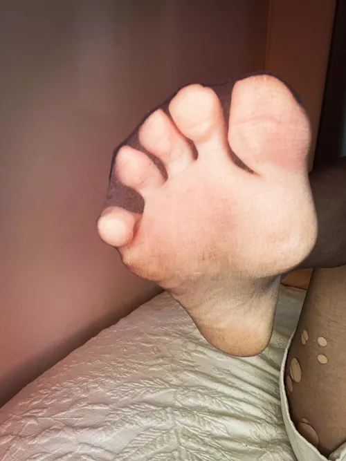 would you lick between each toe? by lunaaaaaahhhhhh