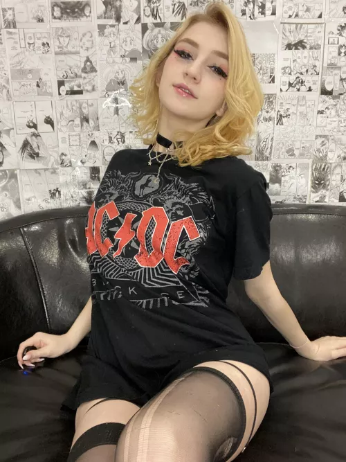 Would you lick my holes? by Moonsimorfin