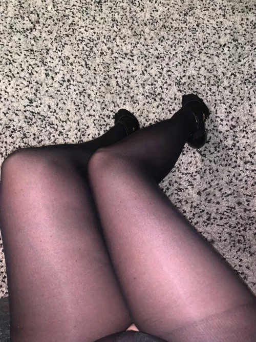 Would you like to be at my heel ? by MissSuzieTights