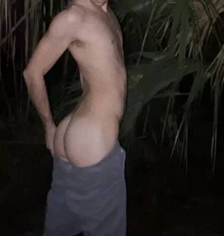 Would you like to cruise up on me? 💦😈☺️ by joshyfetishboy