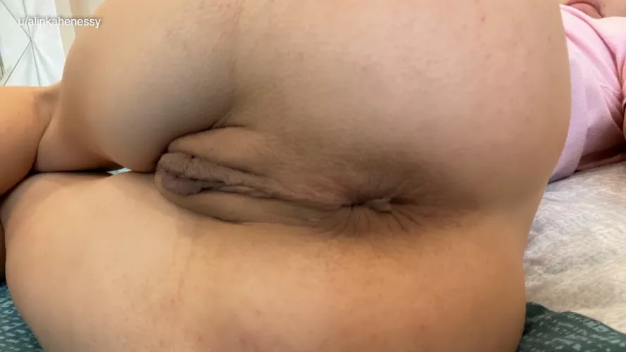 Would you like to feel how tight i am? by alinkahenessy