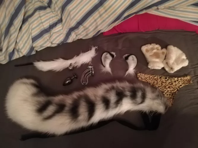 Would you like to have husband who's wears nothing but this around the house? :)) by NekoGuy95