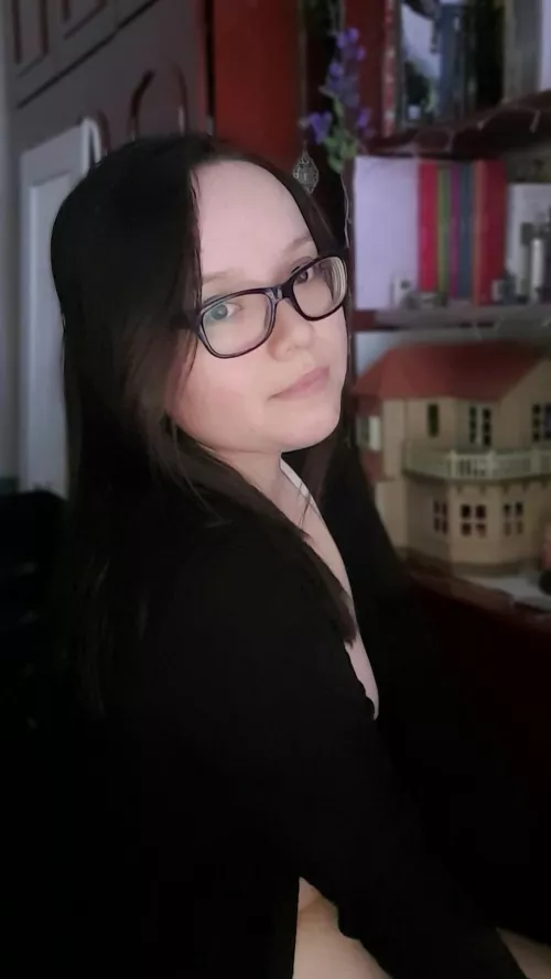 Would you like to see my naughty side? by curiouspeachyy