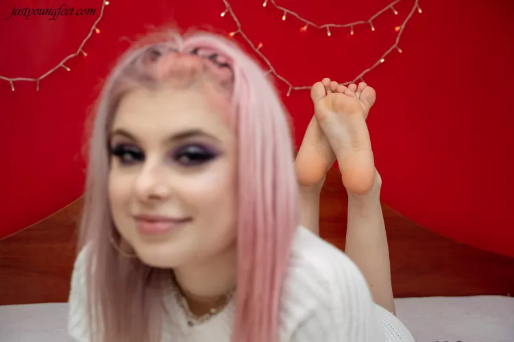 Would you like to spend Christmas with Wika?🎄 by justyoungfeet