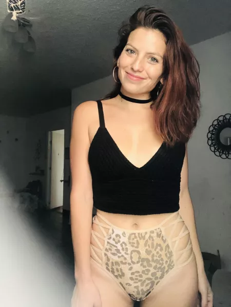 Would you make love to a mom like me ? by Freejasmine