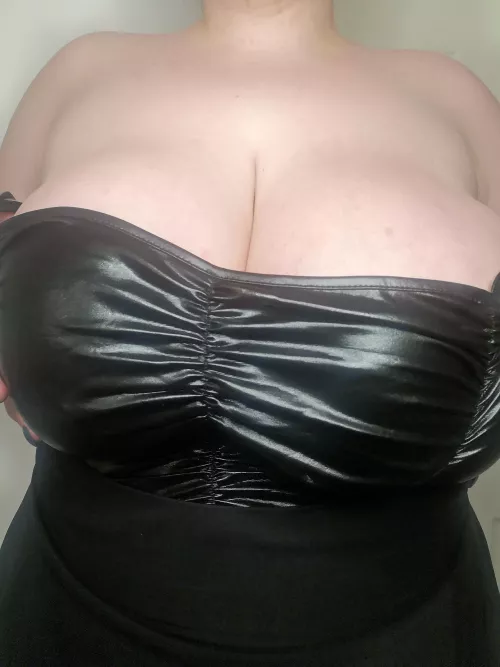 Would you make them bounce? by Little_Onyx