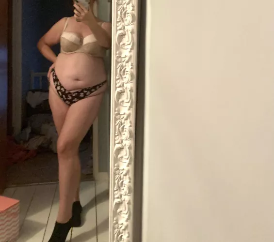 Would you play while my husband works away? 🤍💦 by TheNaughtyNailTech