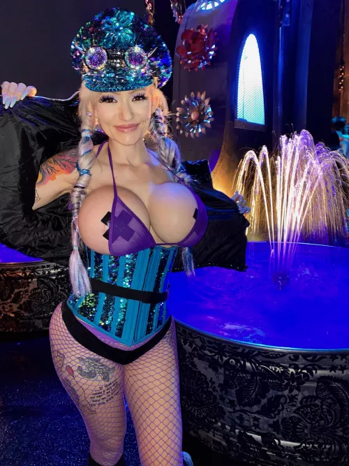 Would you rave with me? by BabyGirlBella33