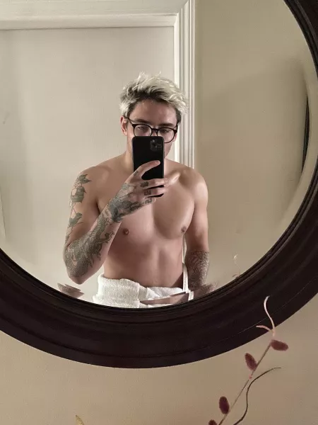 Would you remove my towel for me? 😊 by DaddysNSFW