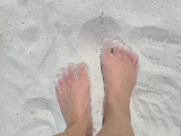 Would you rub my feet on the beach? by ladylinh