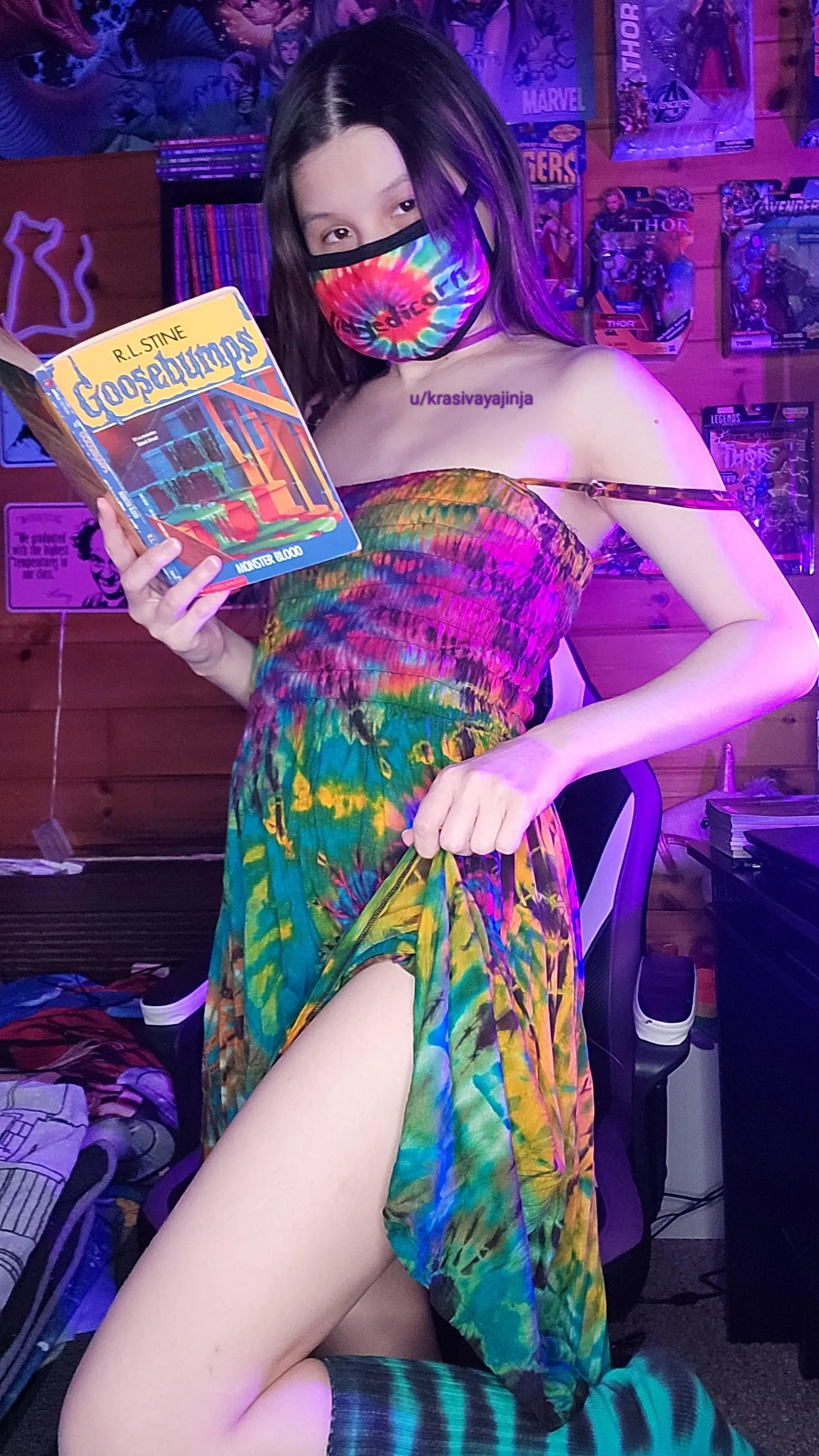 Would you run your hand up my leg gently? [F] posted by krasivayajinja