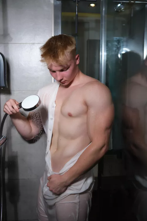 Would you shower with me? by timlaurenz_