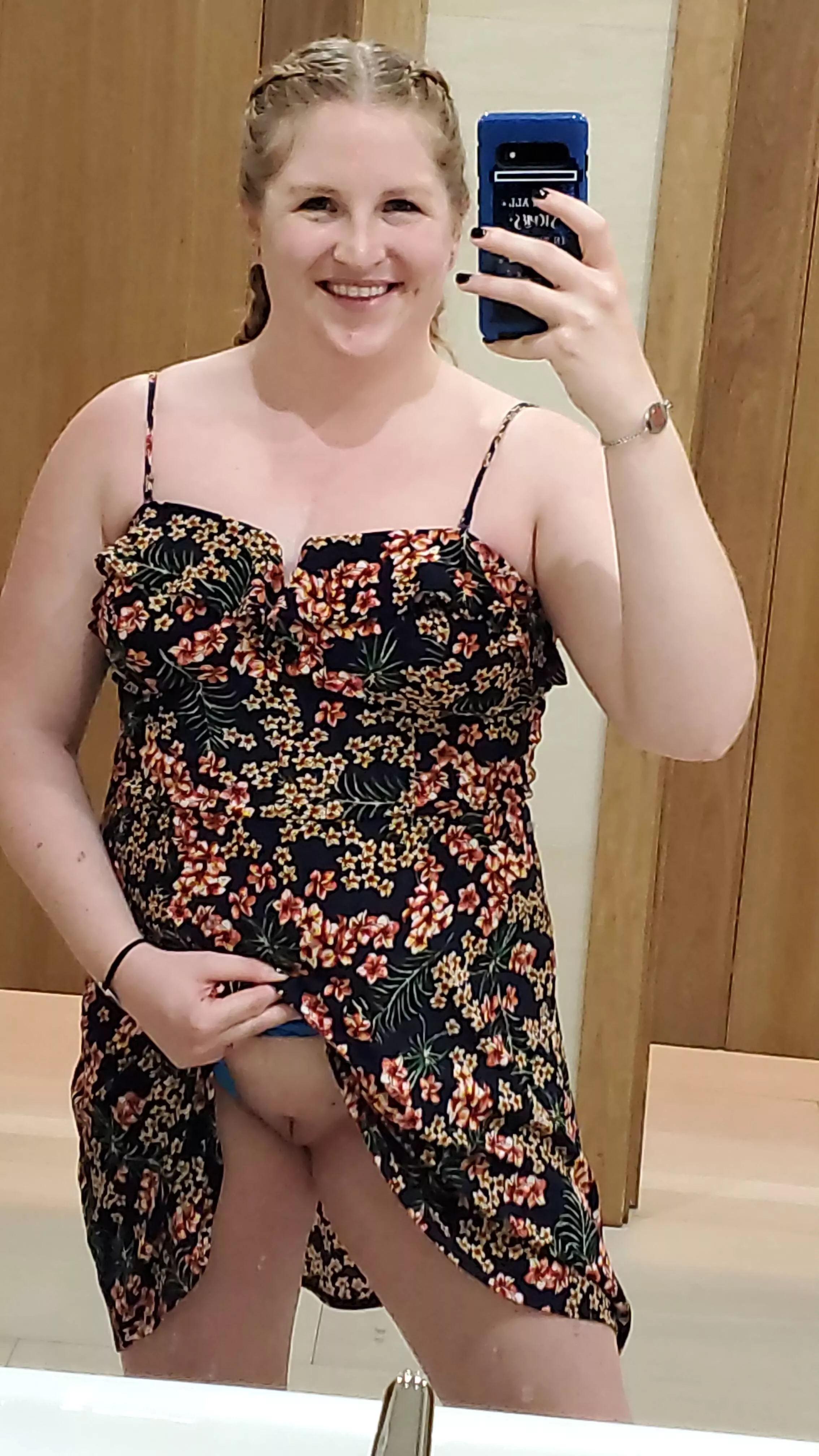 Would you simp for me? posted by Ellie_Silk