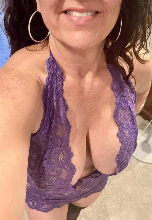 Would you smash or pass on this mature mom? by MissSydney69