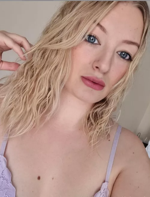 Would you spend the night with me?🥰 by LoveSuckingCouple