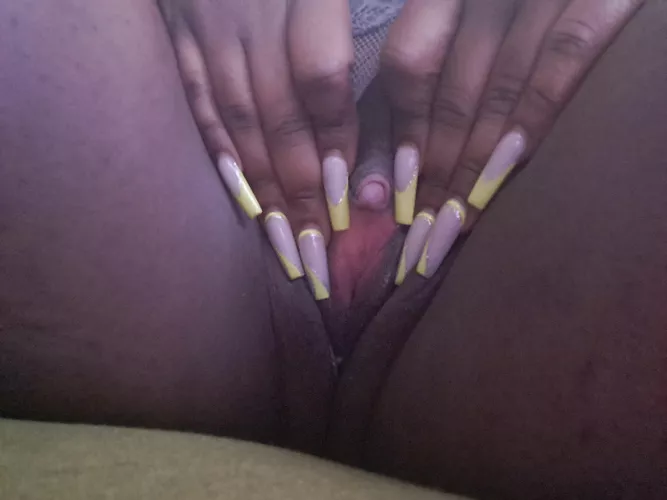 Would you suck my clit? 30 F by Mochababy69