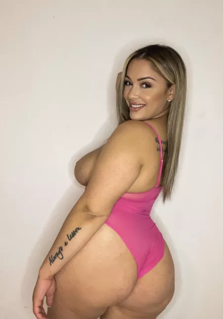 Would you survive if i would sit on your face? by CaribbeanBadGirl