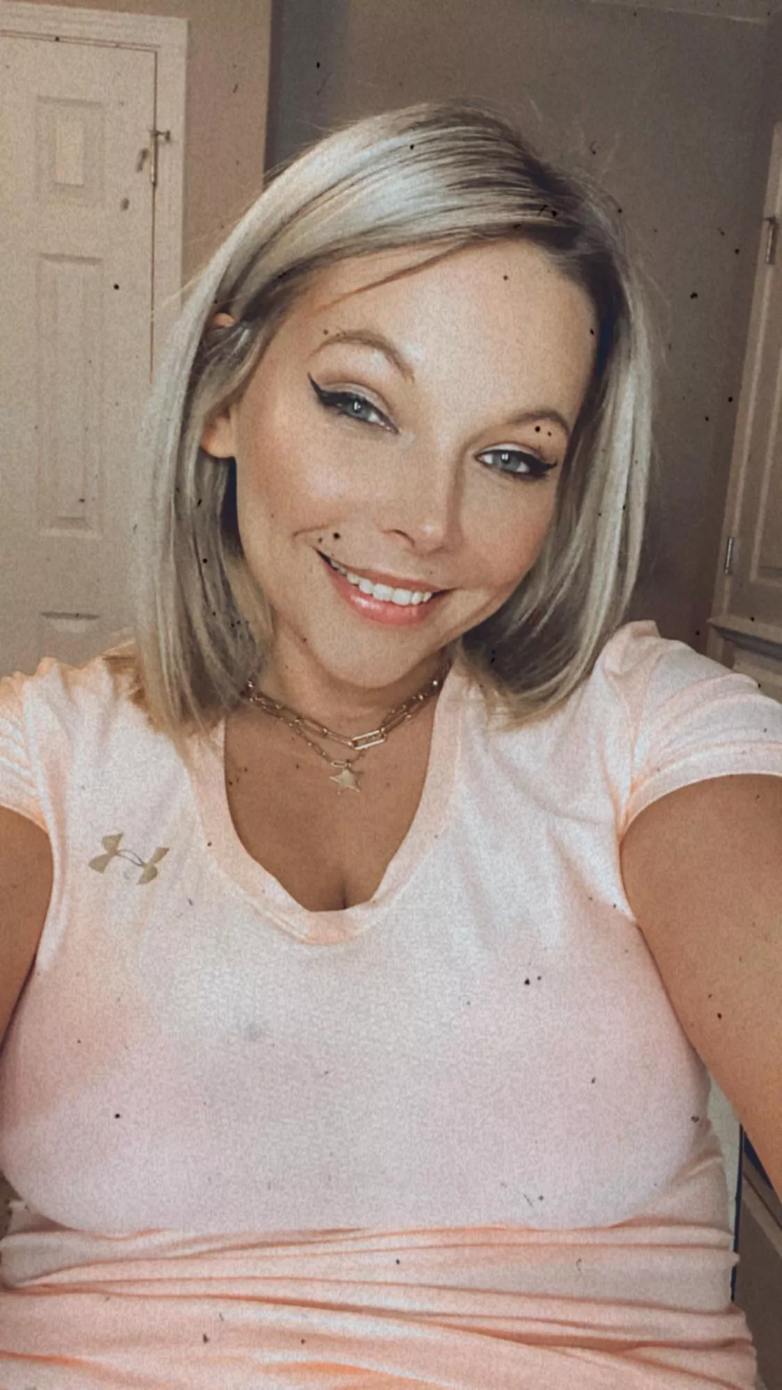 Would you take me on a date… then fuck me? posted by marysmistress