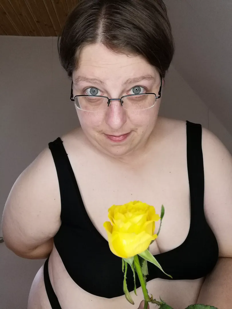 Would you take the rose if i offer it to you? Bachelorette vibes posted by bbw-angelx