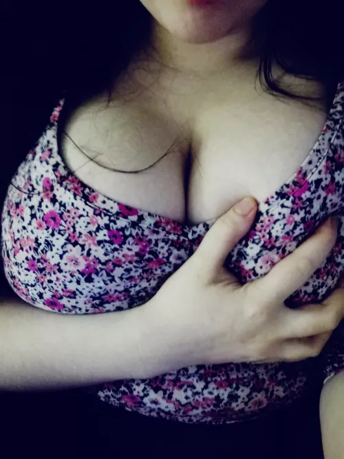 Would you try to peek my wifes tits? by Renttu69