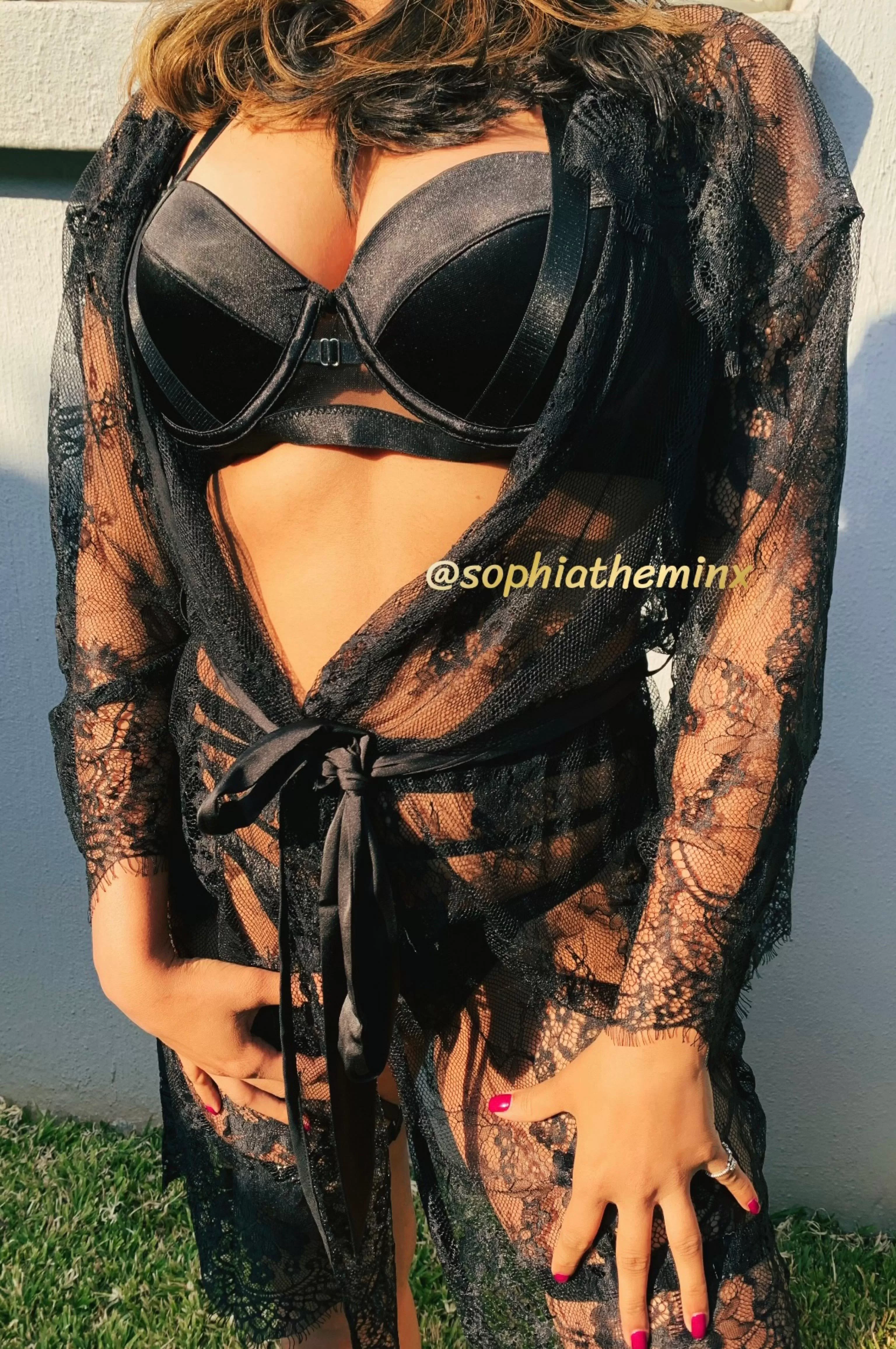 Would you unwrap me? [F] posted by SophiaFlowers85