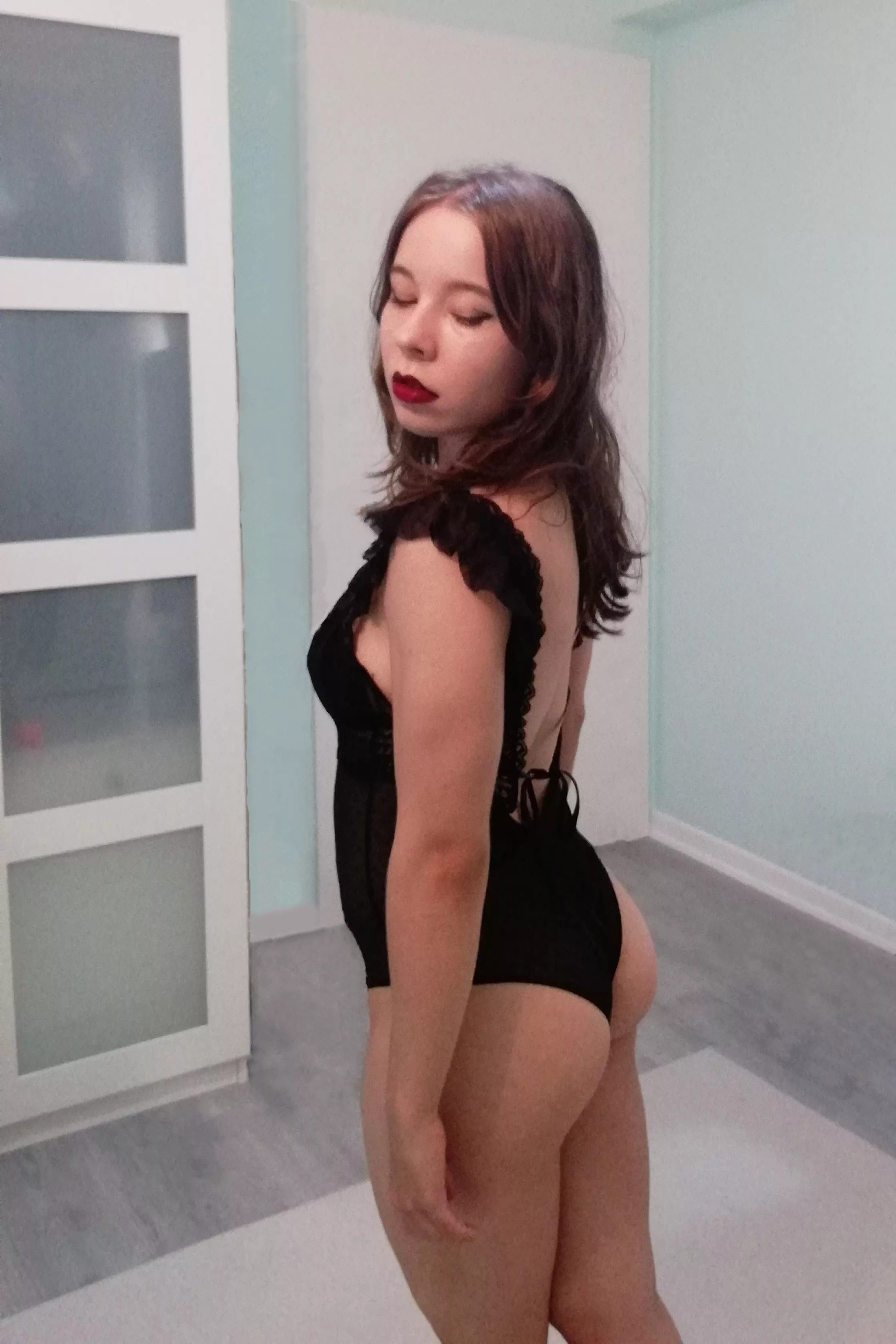 Would you want me to be your sweet fantasy? 🖤🌸🖤🌸🖤 posted by lenafreien