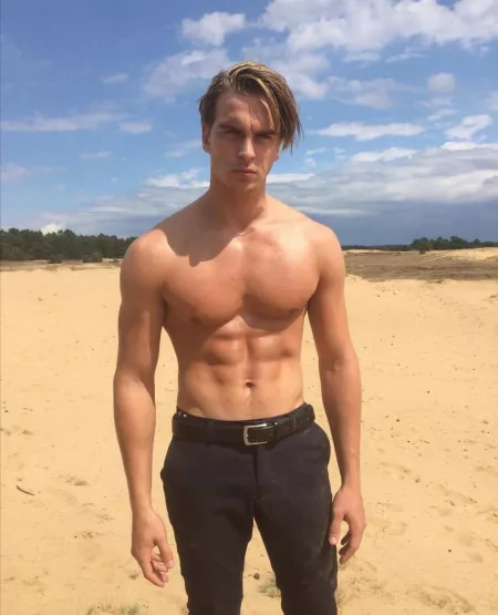 Would you want to be stranded with me on a deserted island? 👀 by JasonMacky